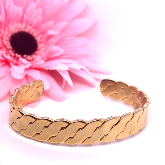 Elegant Gold-Tone Cuff - Picture 1 of 4
